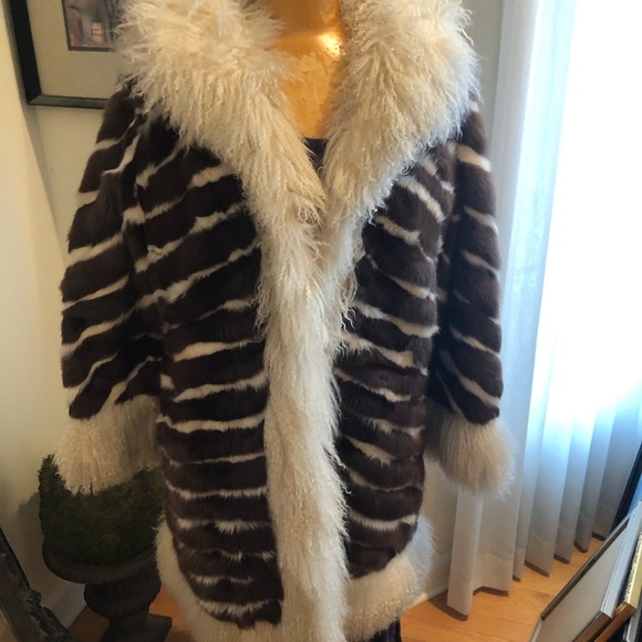 Gorgeous vintage genuine fur coat by Renfrew - Picture 1 of 10